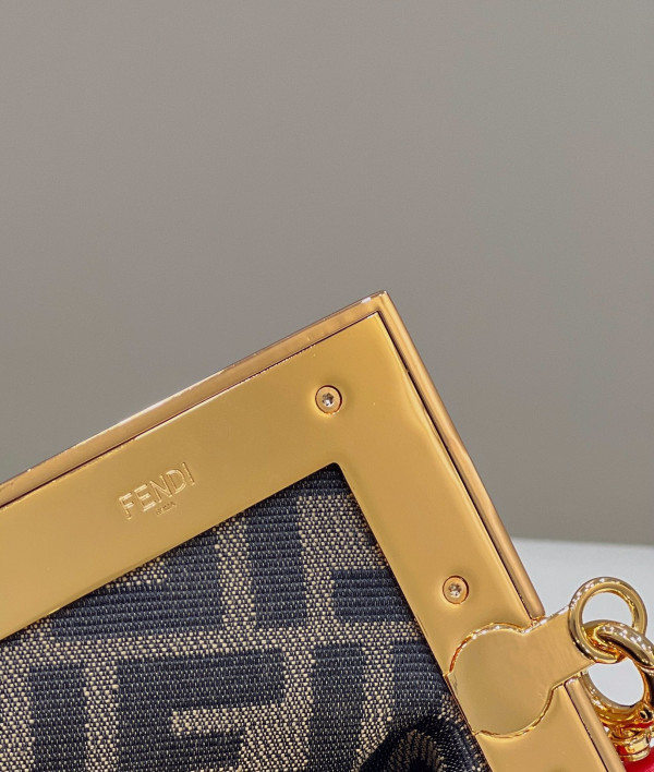 F**di first-32.5-15-23.5cm