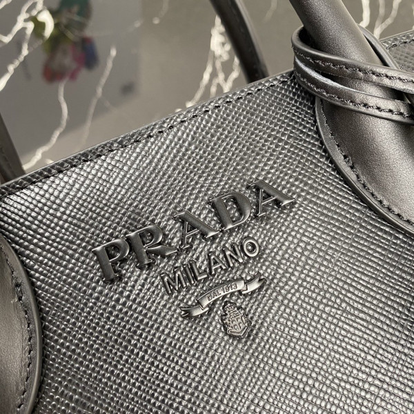 pra*a saffiano leather pra*a monoCh*0me bag