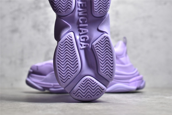 Ba*len*cia*ga triple s