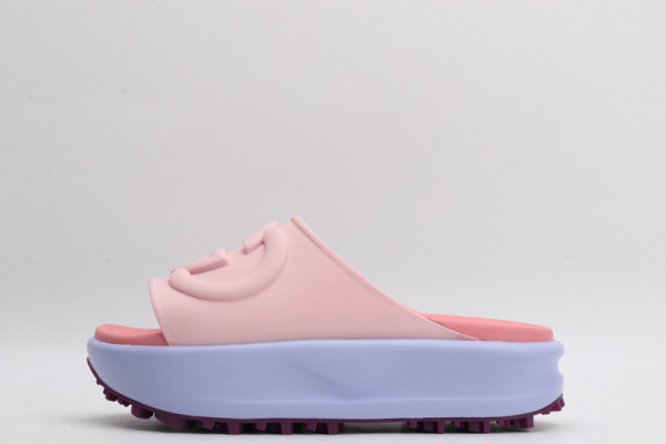 G*u*i slide with interlocking g