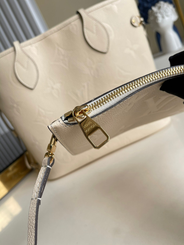 l0*is V*t0n neverfull mm