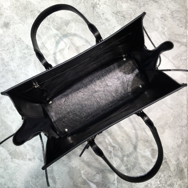 Ba*len*cia*ga classic city graffiti