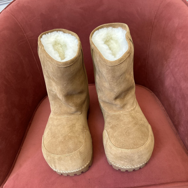 Ba*len*cia*ga alaska faux-fur low boots
