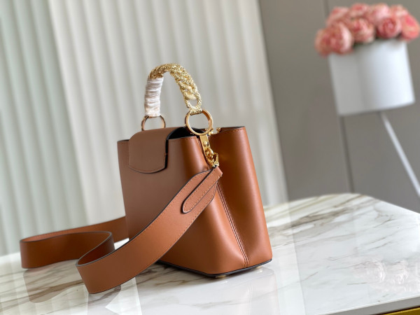 l0*is V*t0n capucines bb