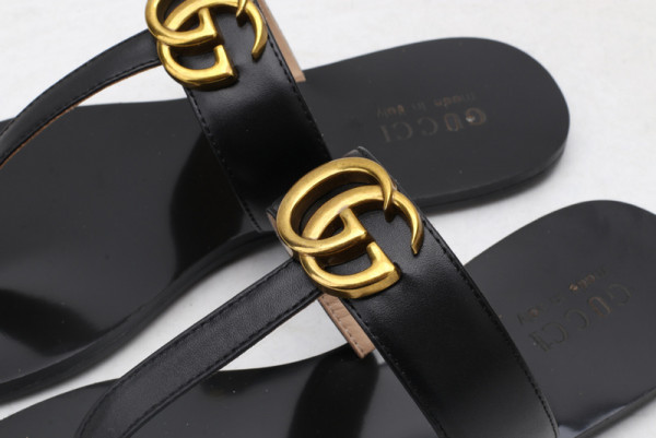 G*u*i leather thong sandal with double g