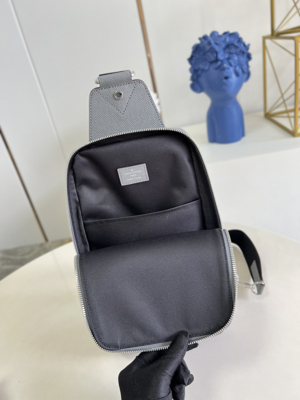 l0*is V*t0n avenue sling bag