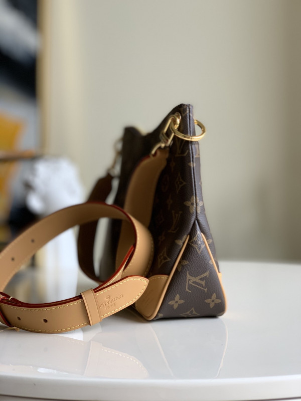 l0*is V*t0n odÉon pm