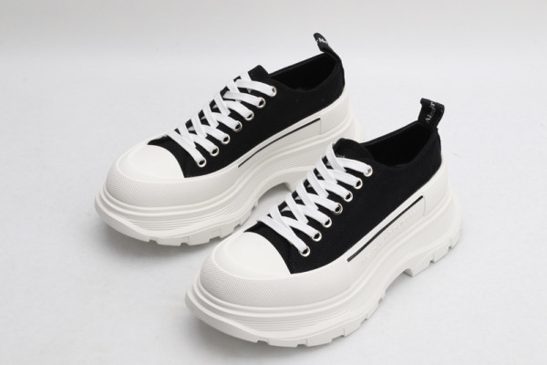 ale*d*r M*Q*en tread slick lace up