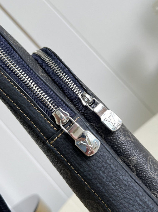 l0*is V*t0n avenue sling bag nm