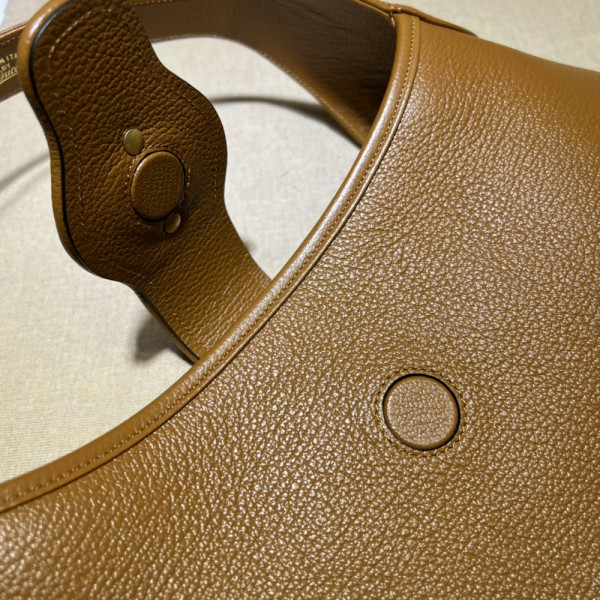 G*u*i aphrodite medium shoulder bag