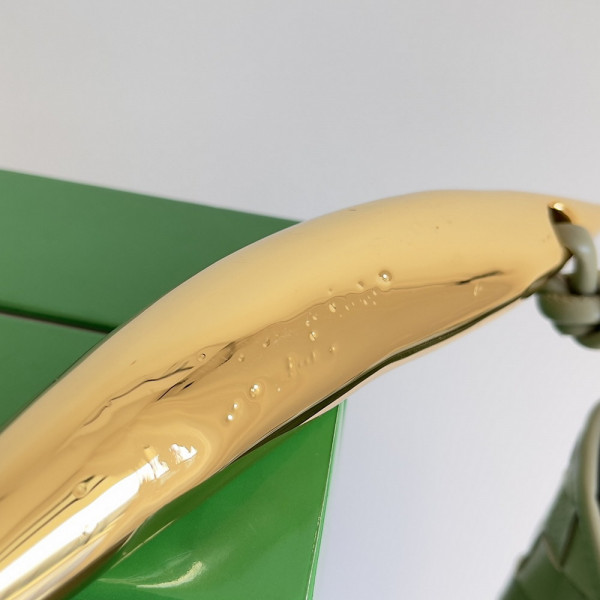 bo*te*ga Ve*ne*ta  classic sardine top handle bag