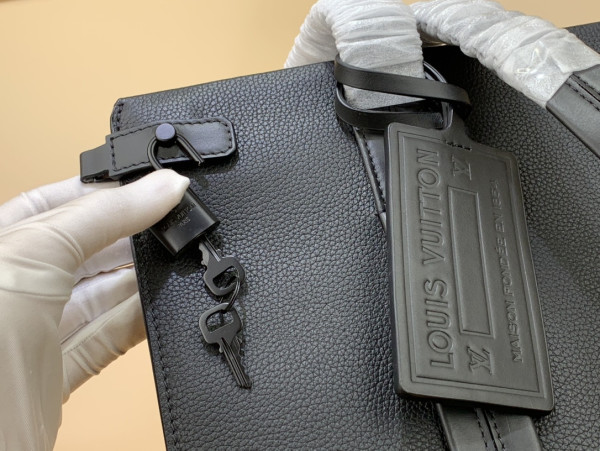 l0*is V*t0n  aerogram tote