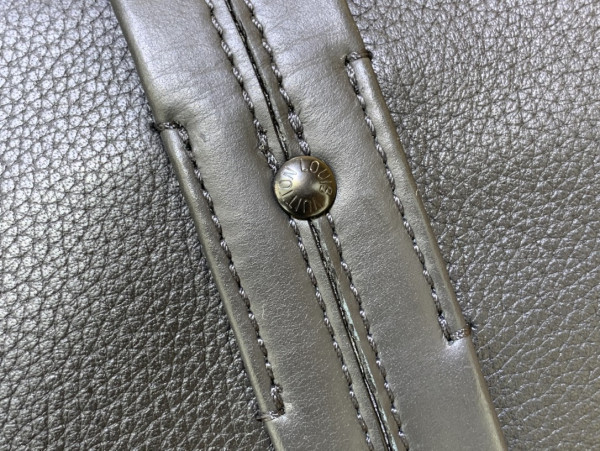 l0*is V*t0n  aerogram tote