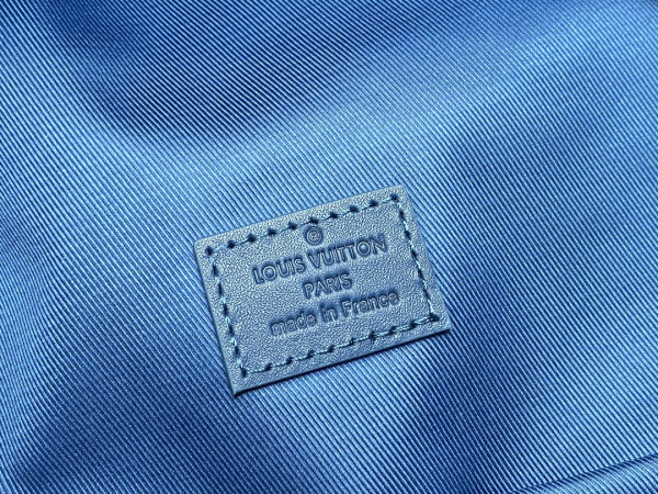 l0*is V*t0n takeoff backpack