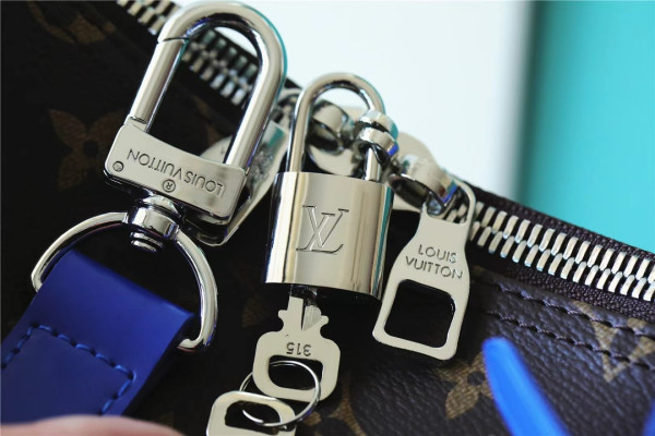 l0*is V*t0n keepall bandouliÈre 50