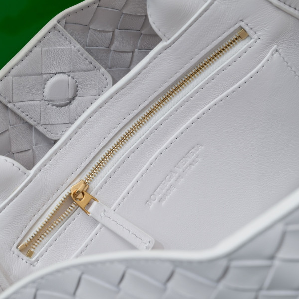 bo*te*ga Ve*ne*ta small east-west andiamo-29*10*18cm