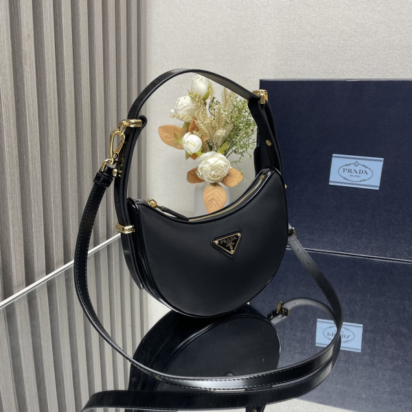 Pra*a arqué leather shoulder bag-18*16*5cm