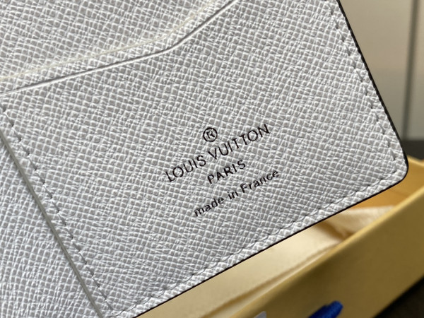 l0*is V*t0n pocket organizer-7.5*11.1*1 cm