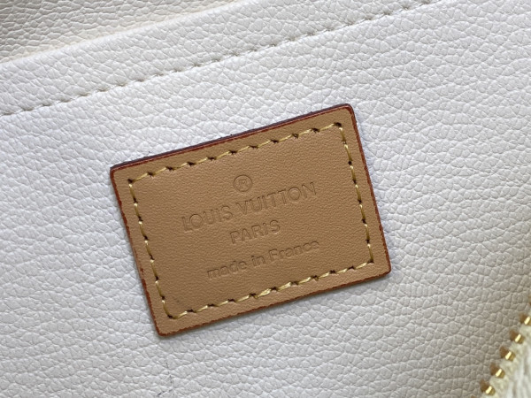 l0*is V*t0n locker dopp kit bag-23*13*12cm