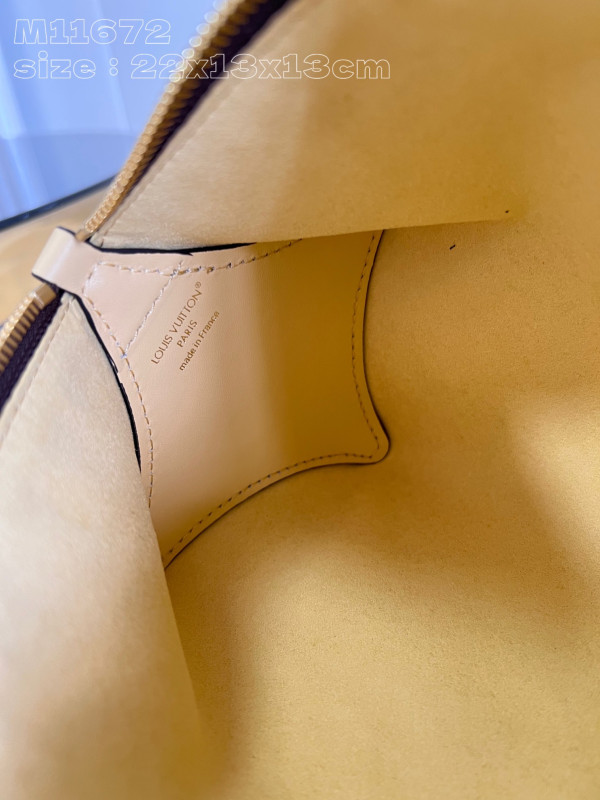 l0*is V*t0n bloom pouch-22.5*13*13cm