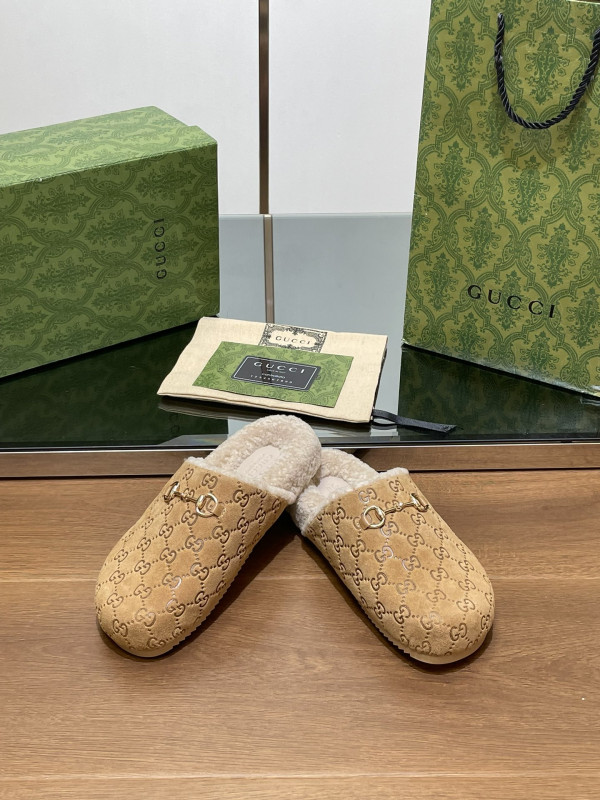 G*u*i horsebit slipper