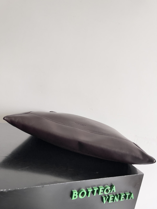 bo*te*ga Ve*ne*ta large hop