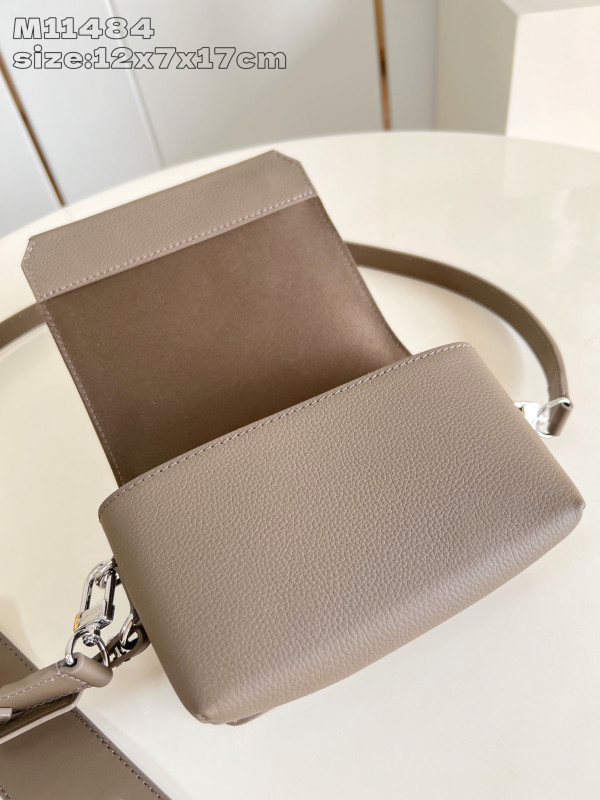 l0*is V*t0n fastline wearable wallet