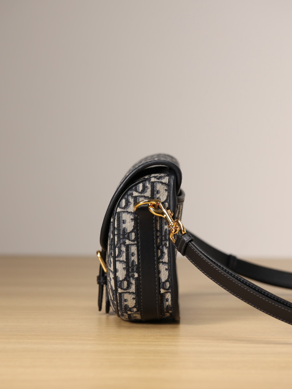 DIRO MEDIUM BOBBY BAG-22*17*6CM