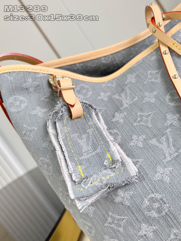 l0*is V*t0n carryall mm- 39 x 30 x 15cm