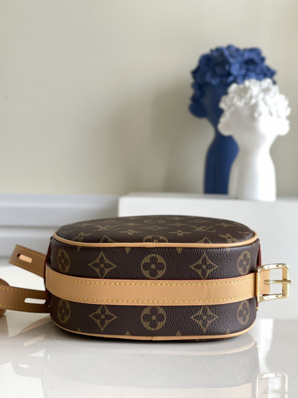 l0*is V*t0n nicolas ghesquière