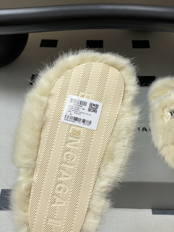 Ba*len*cia*ga slides