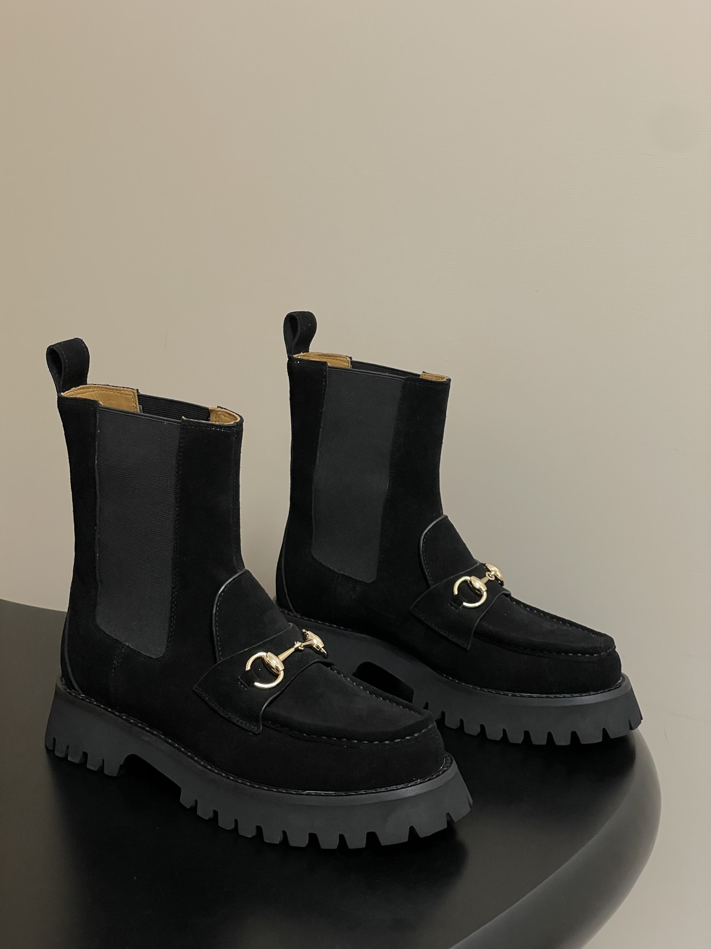 G*u*i women's ankle boot with horsebit